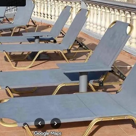 Ionian Lux Apts Couette-café