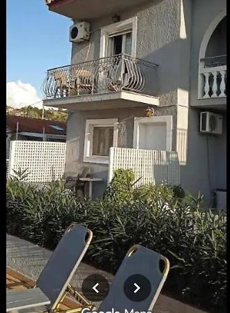 Ionian Lux Apts Couette-café Argostóli